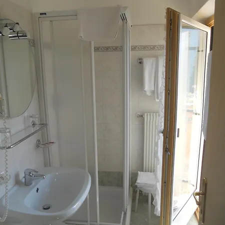 فندق Garni Excelsior 2*
